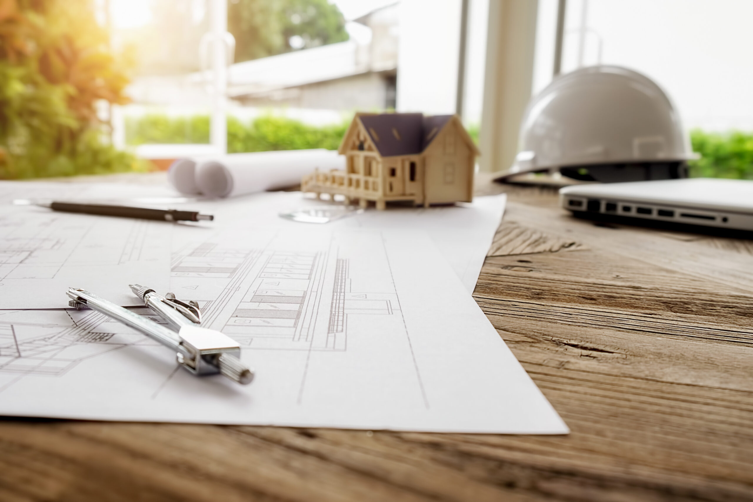 Projet de nouvelle construction avec plan de construction et modèle de maison